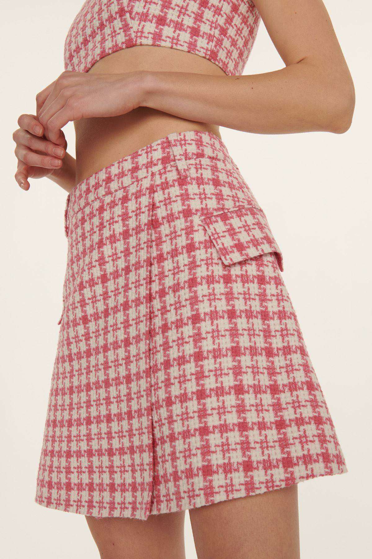 pink_houndstooth