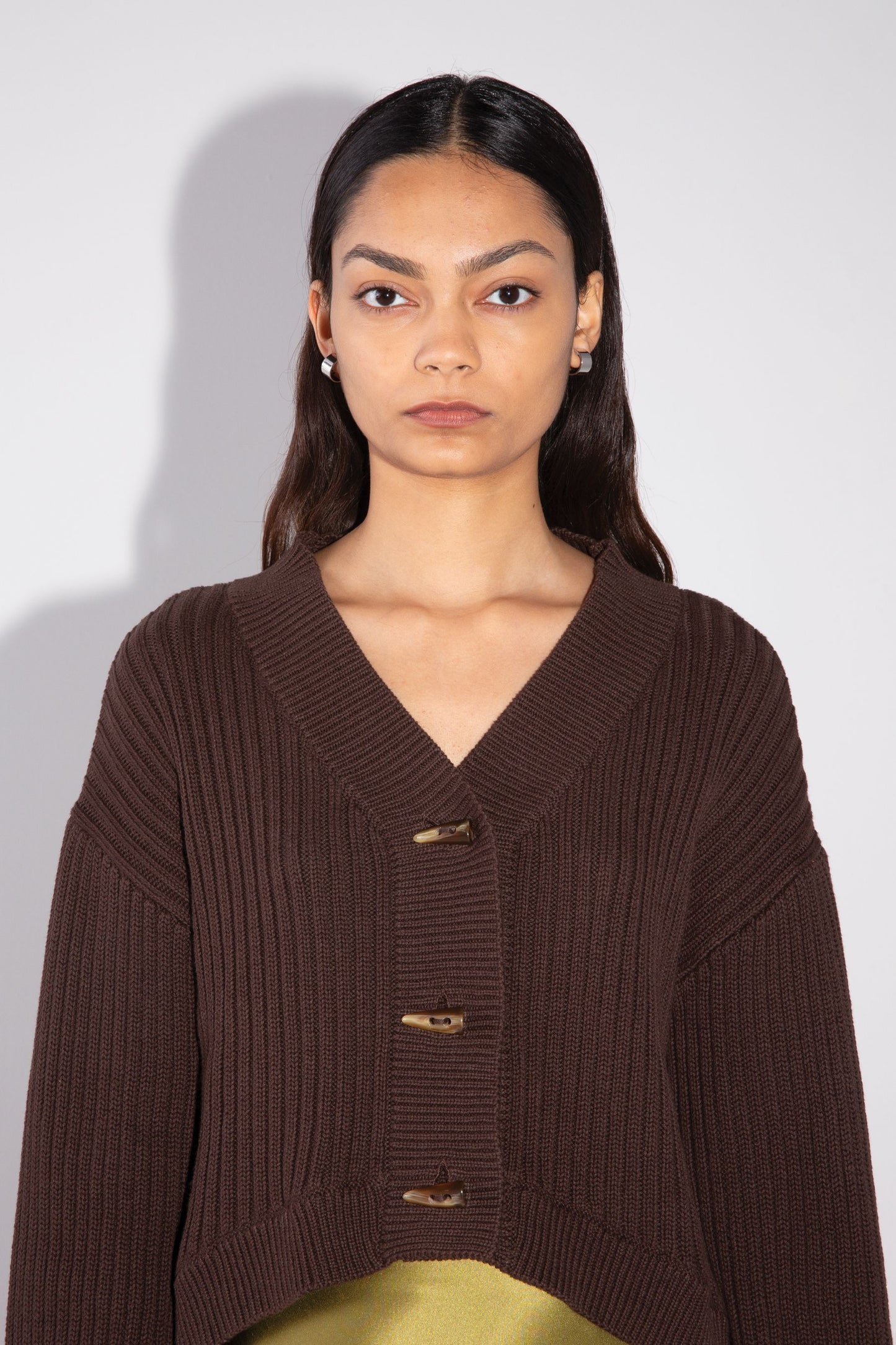 V-NECK CARDIGAN