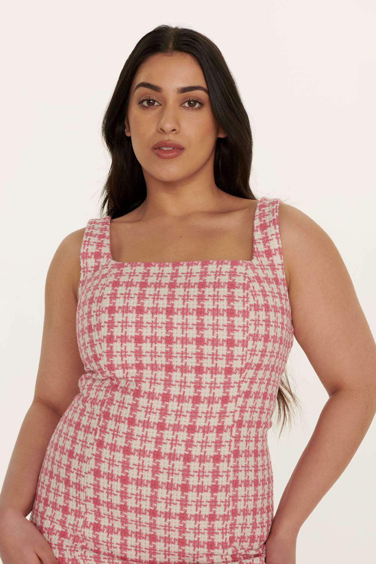 pink_houndstooth